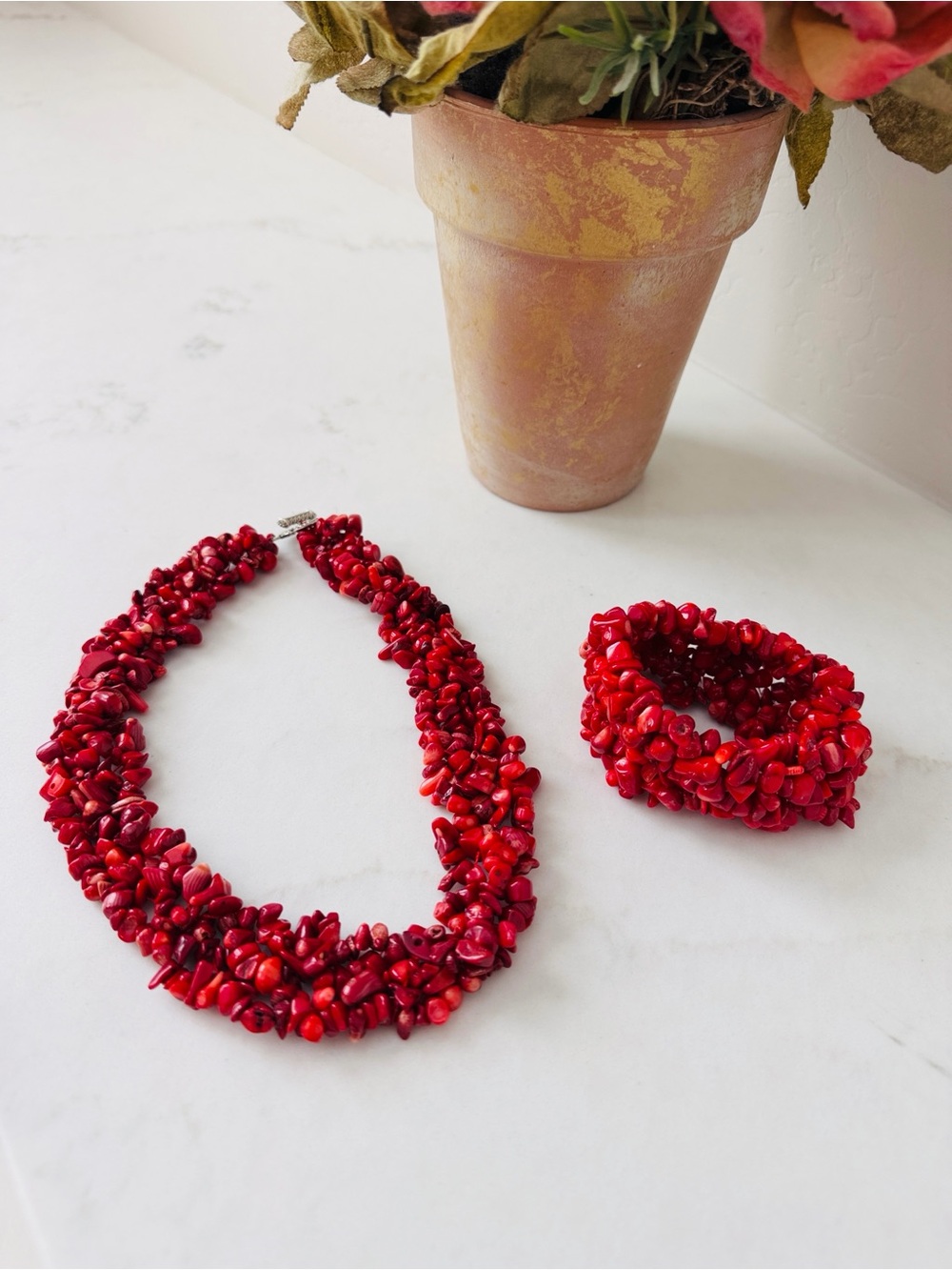 Cookie Lee Bold Red Chip Necklace and Bracelet Set